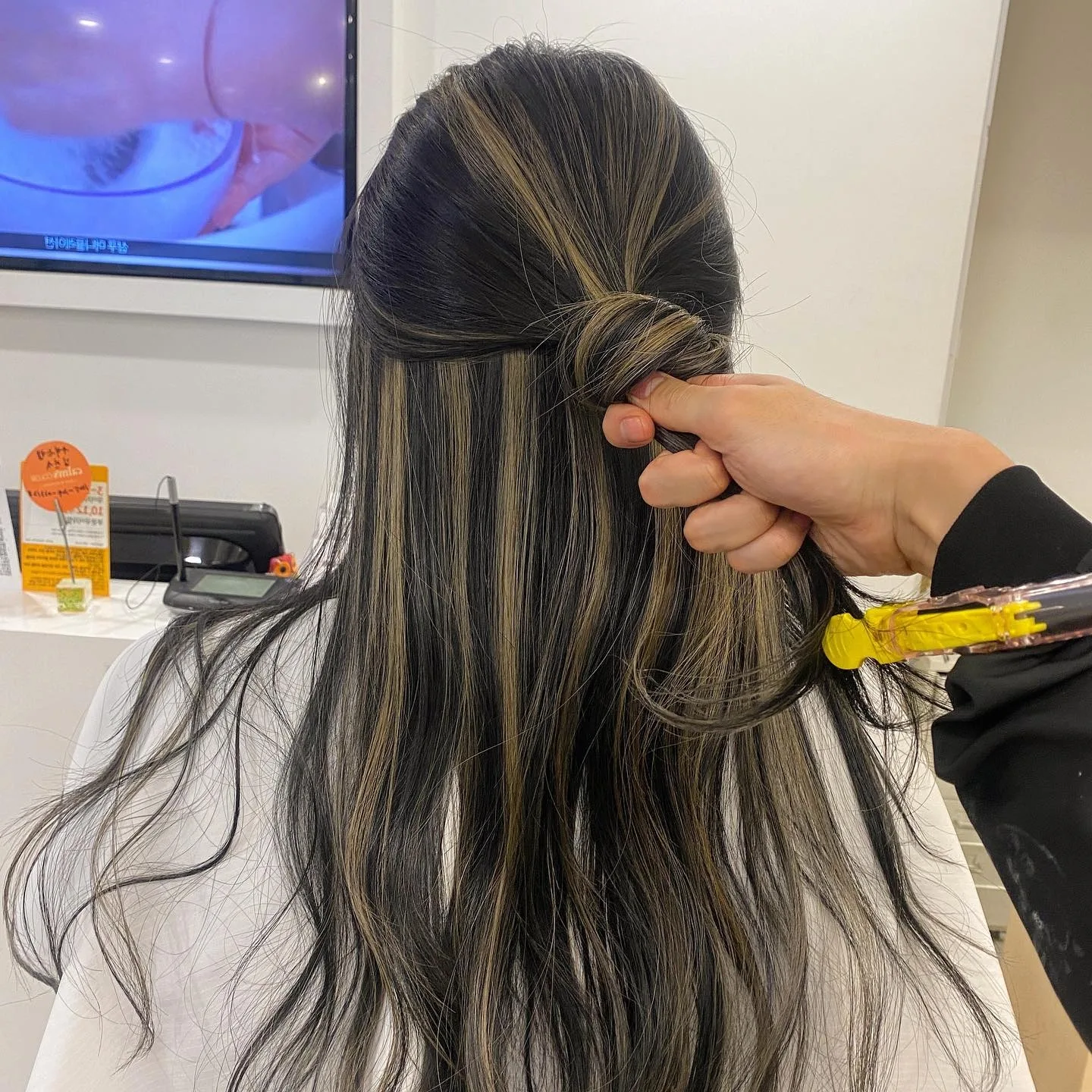 Chunky Contrast Korean Hair Color