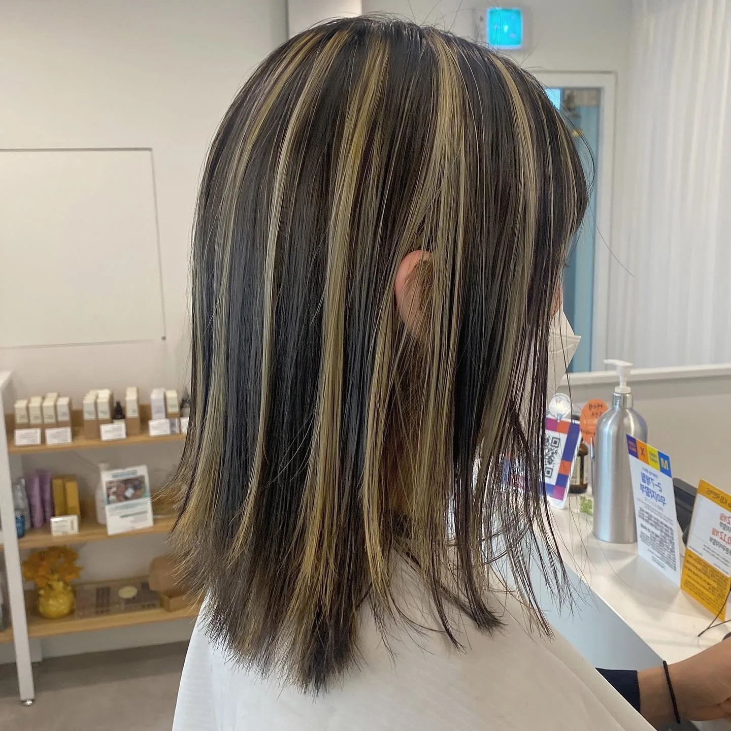 Chunky Blonde Contrast Korean Hair Color