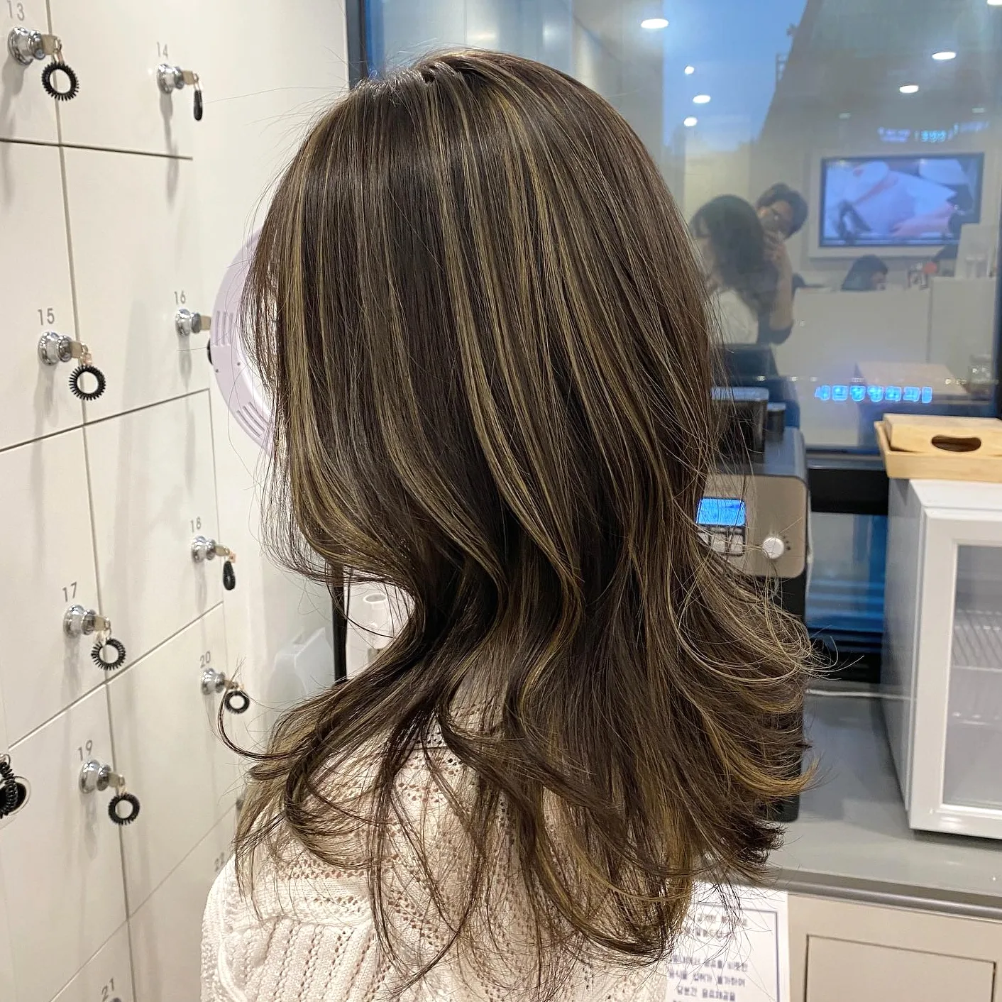 7 Amazing Korean Money Piece Hair Trends in 2026 | Seoul Hair Salon 7 Korean Money Piece Hair benefits