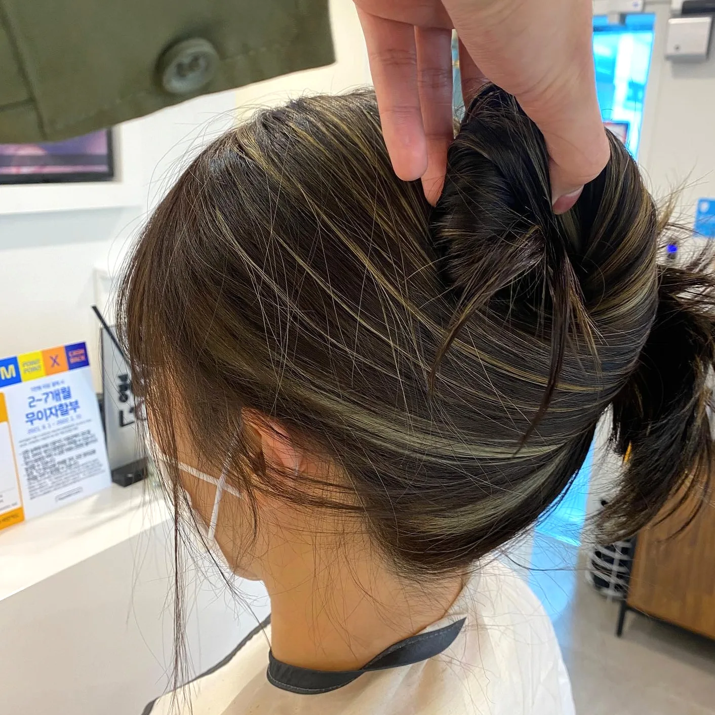 7 Beautiful Korean Smoky Purple Hair Inspirations | Seoul Hair Salon 5 Korean Smoky Purple Hair coloring process