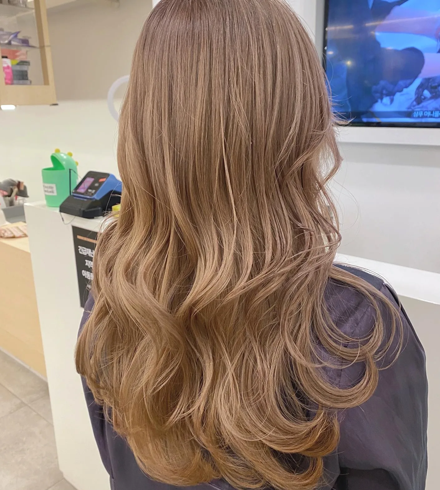 Gorgeous Korean Pink Hair Color Collection: 7 Must-See Looks | Seoul Hair Salon 3 Korean Pink Hair Color style example