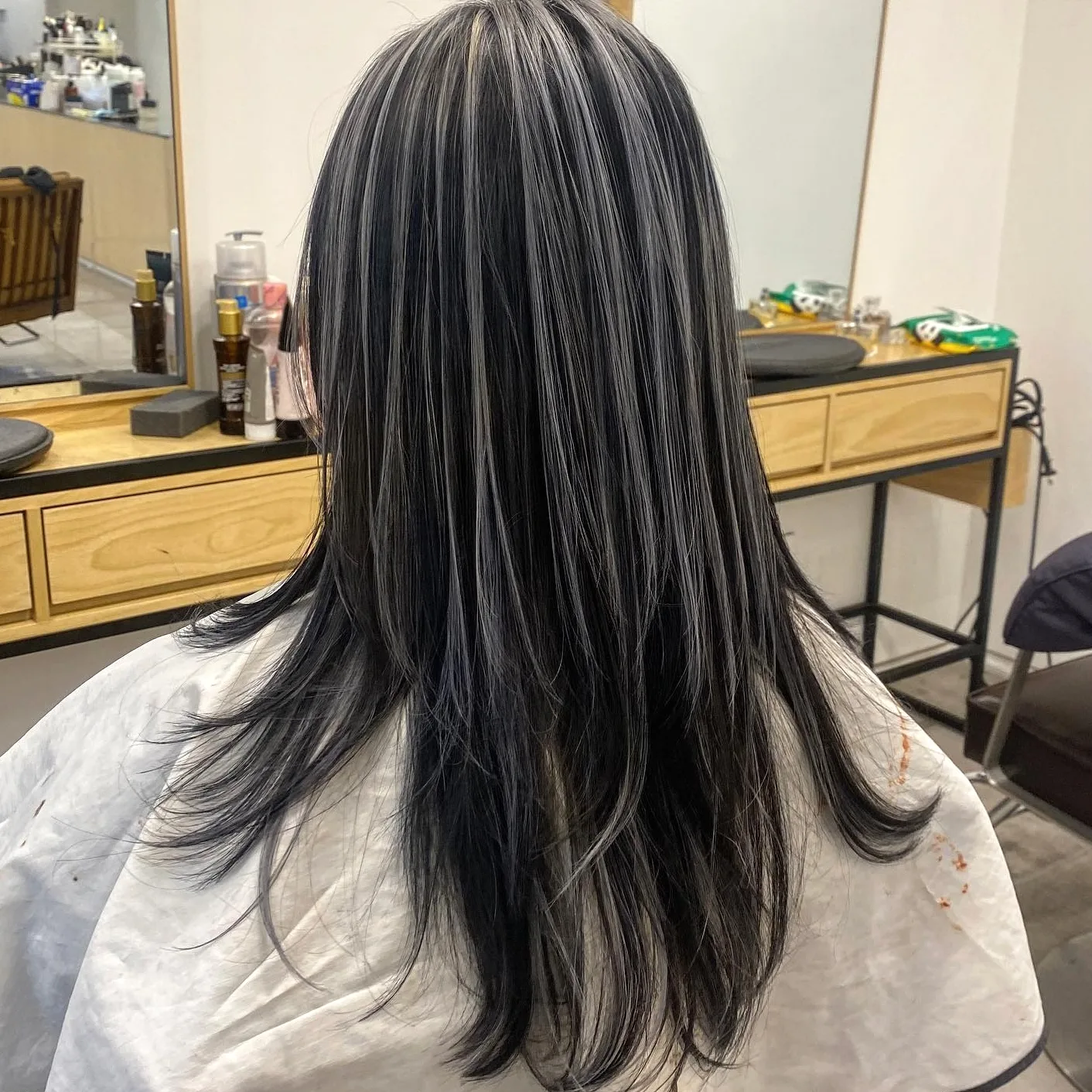 peekaboo highlights Seoul 2026 - Style 2 at Korea Hair Salon Seoul