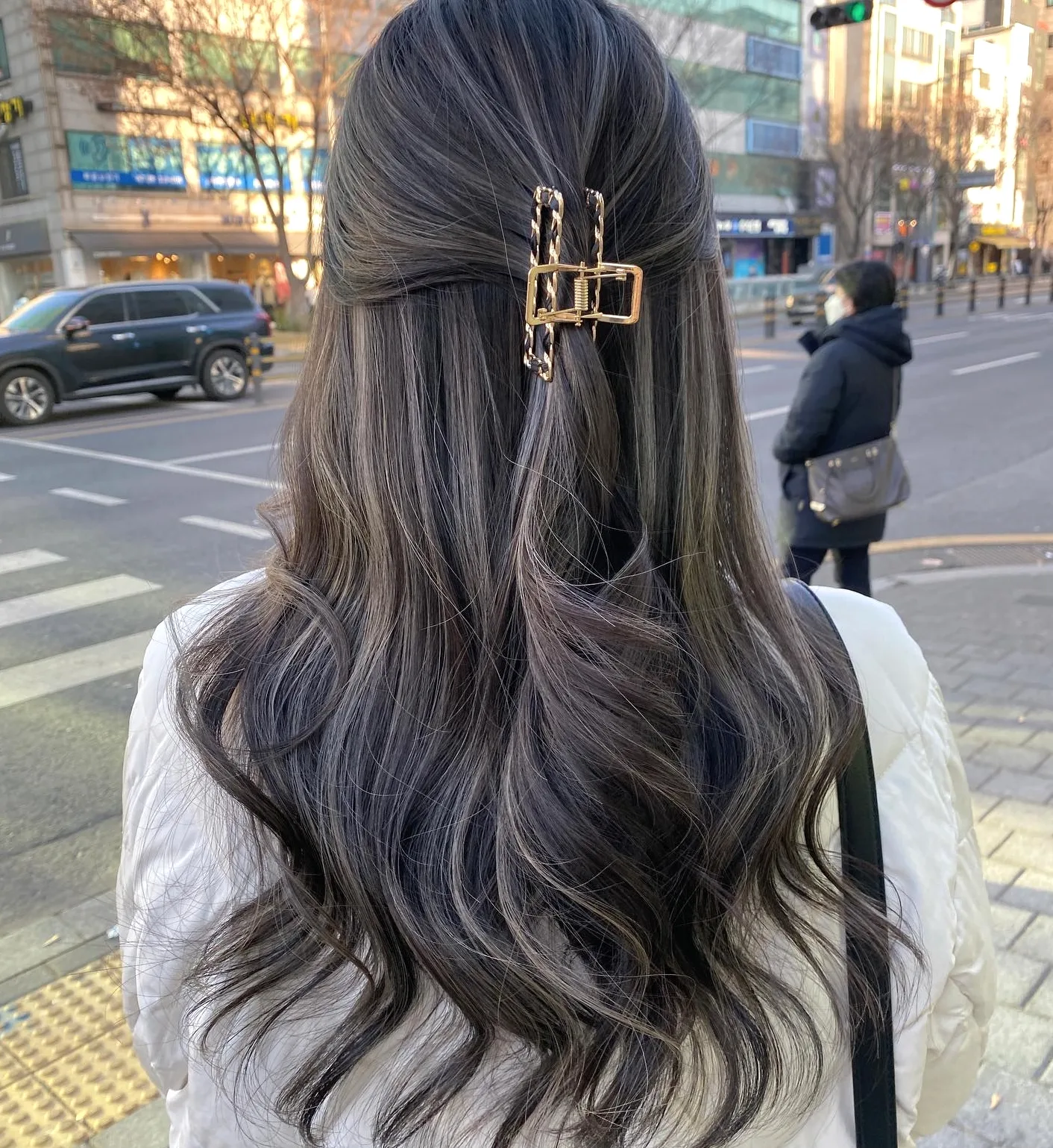7 Stunning Korean Honey Hair Color Styles You Need to Try | Seoul Hair Salon 4 Korean Honey Hair Color at Seoul Hair Salon