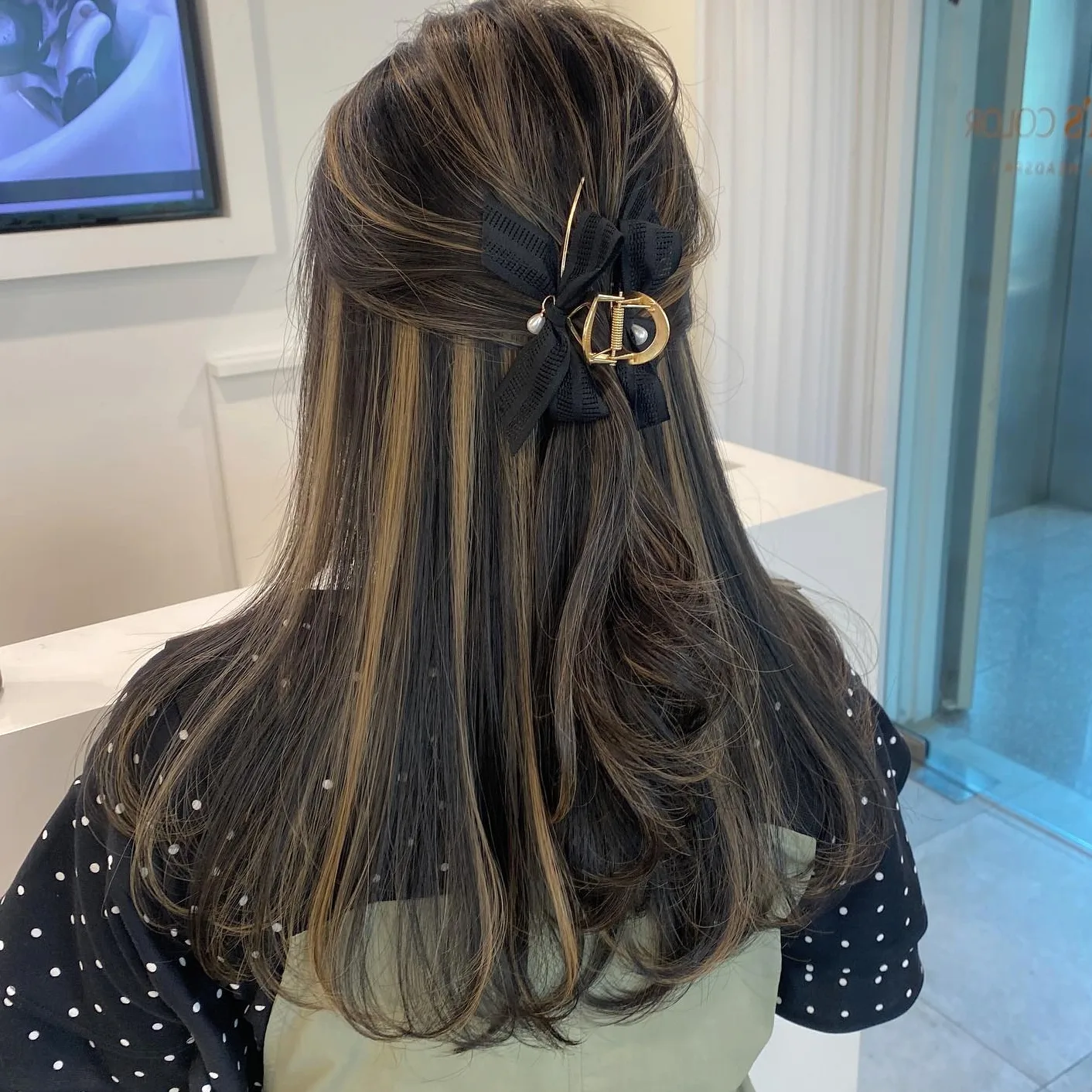 7 Stunning Korean Highlight Hair Styles You Need to Try | Seoul Hair Salon 4 Korean brown hair with golden highlights