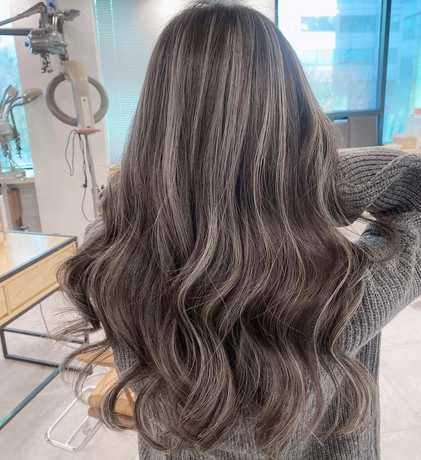 Gorgeous Korean Layered Hair Color Collection: 7 Must-See Looks | Seoul Hair Salon 5 Korean Layered Hair Color coloring process