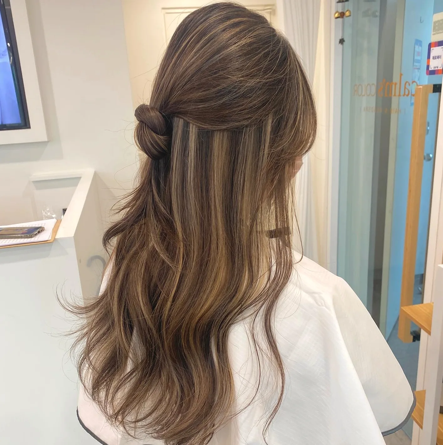 Gorgeous Korean Caramel Highlights Collection: 7 Must-See Looks | Seoul Hair Salon 3 Korean Caramel Highlights style example