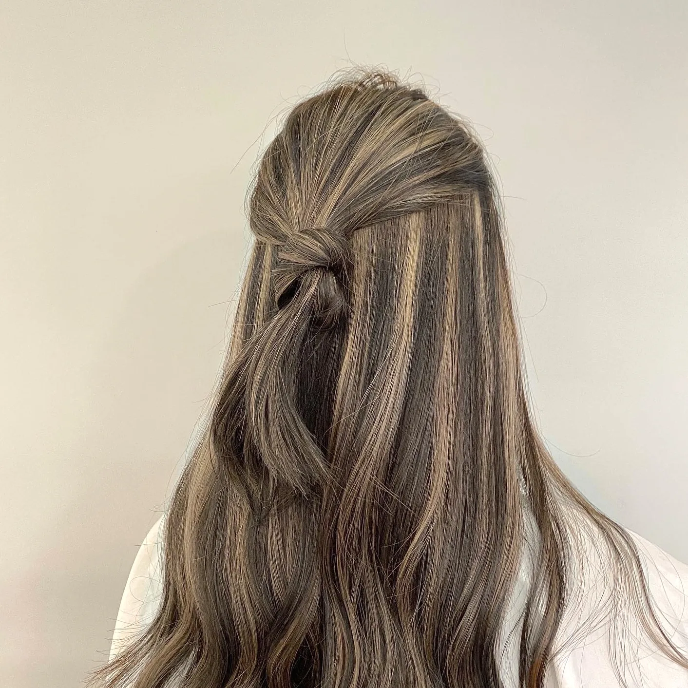 7 Stunning Korean Balayage Styles You Need to Try | Seoul Hair Salon 4 Korean honey balayage highlights