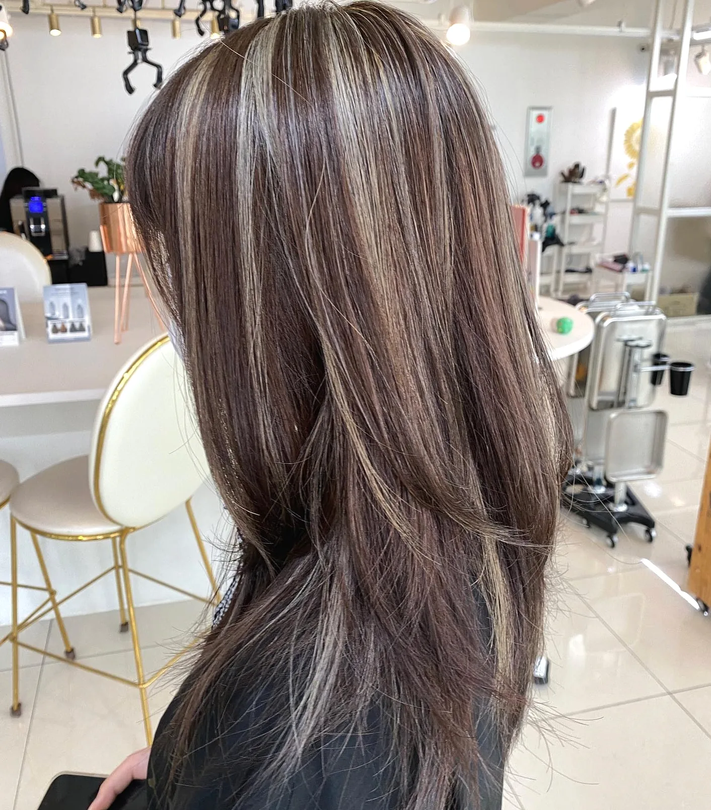 Gorgeous Korean Olive Hair Color Collection: 7 Must-See Looks | Seoul Hair Salon 5 Korean Olive Hair Color coloring process