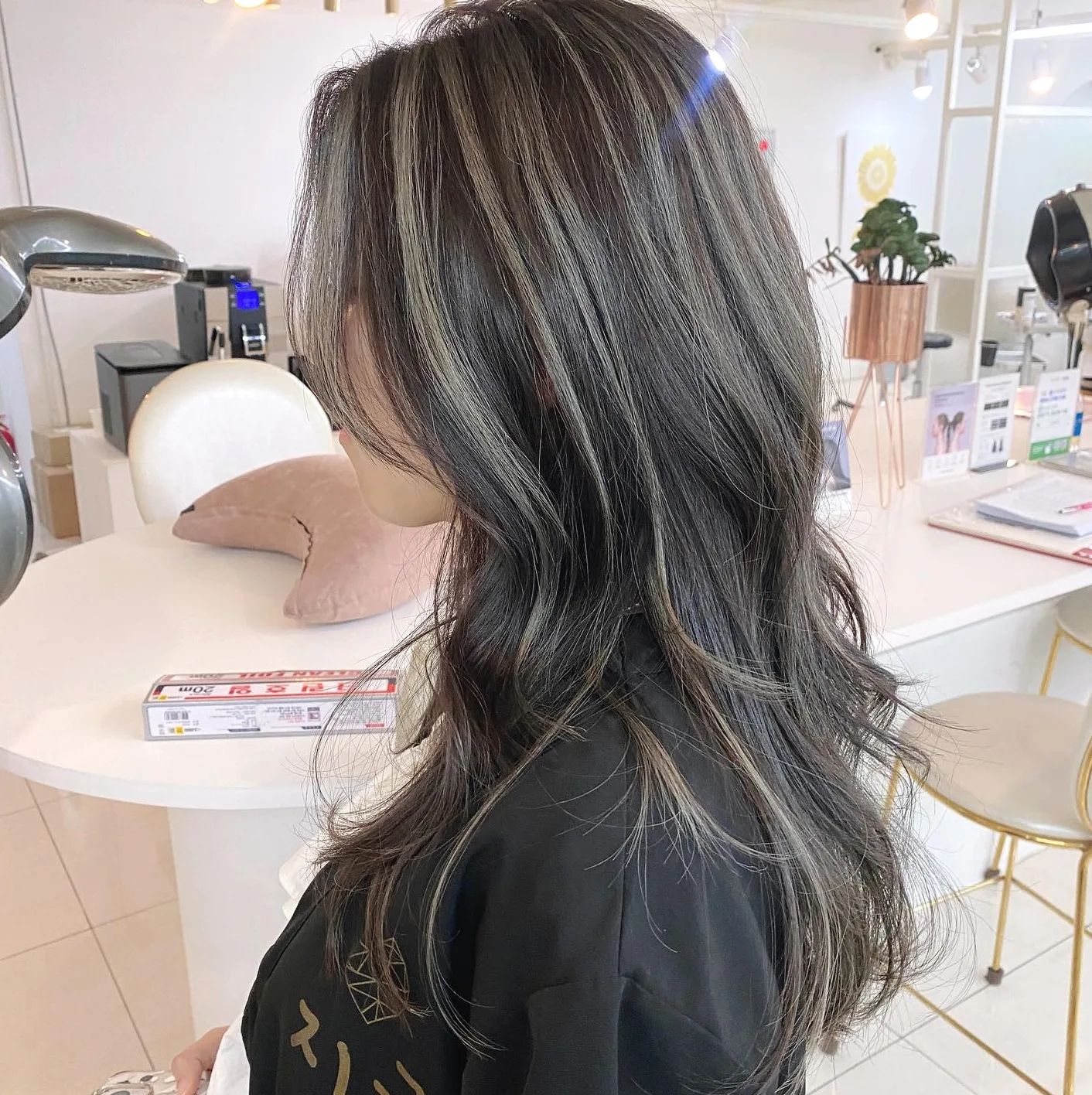 7 Beautiful Korean Platinum Hair Inspirations | Seoul Hair Salon 4 Korean Platinum Hair at Seoul Hair Salon