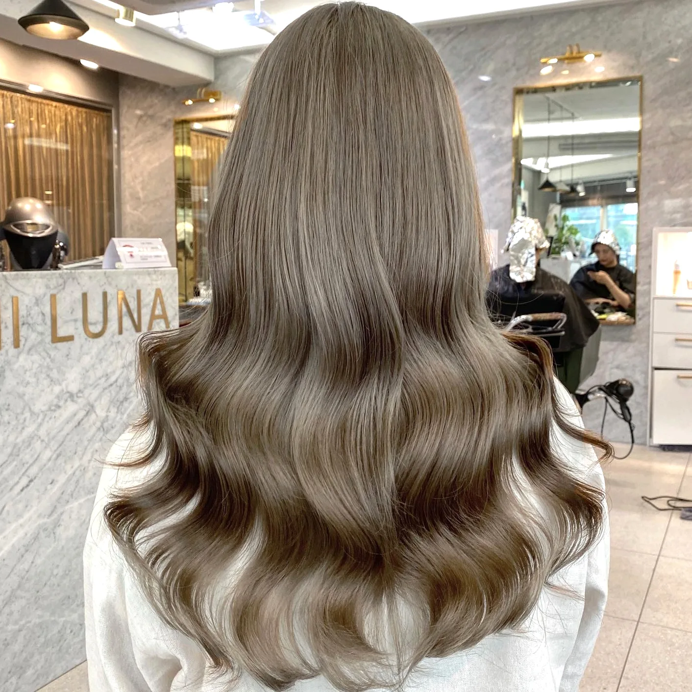7 Amazing Korean Sandy Brown Hair Trends in 2026 | Seoul Hair Salon 5 Korean Sandy Brown Hair coloring process