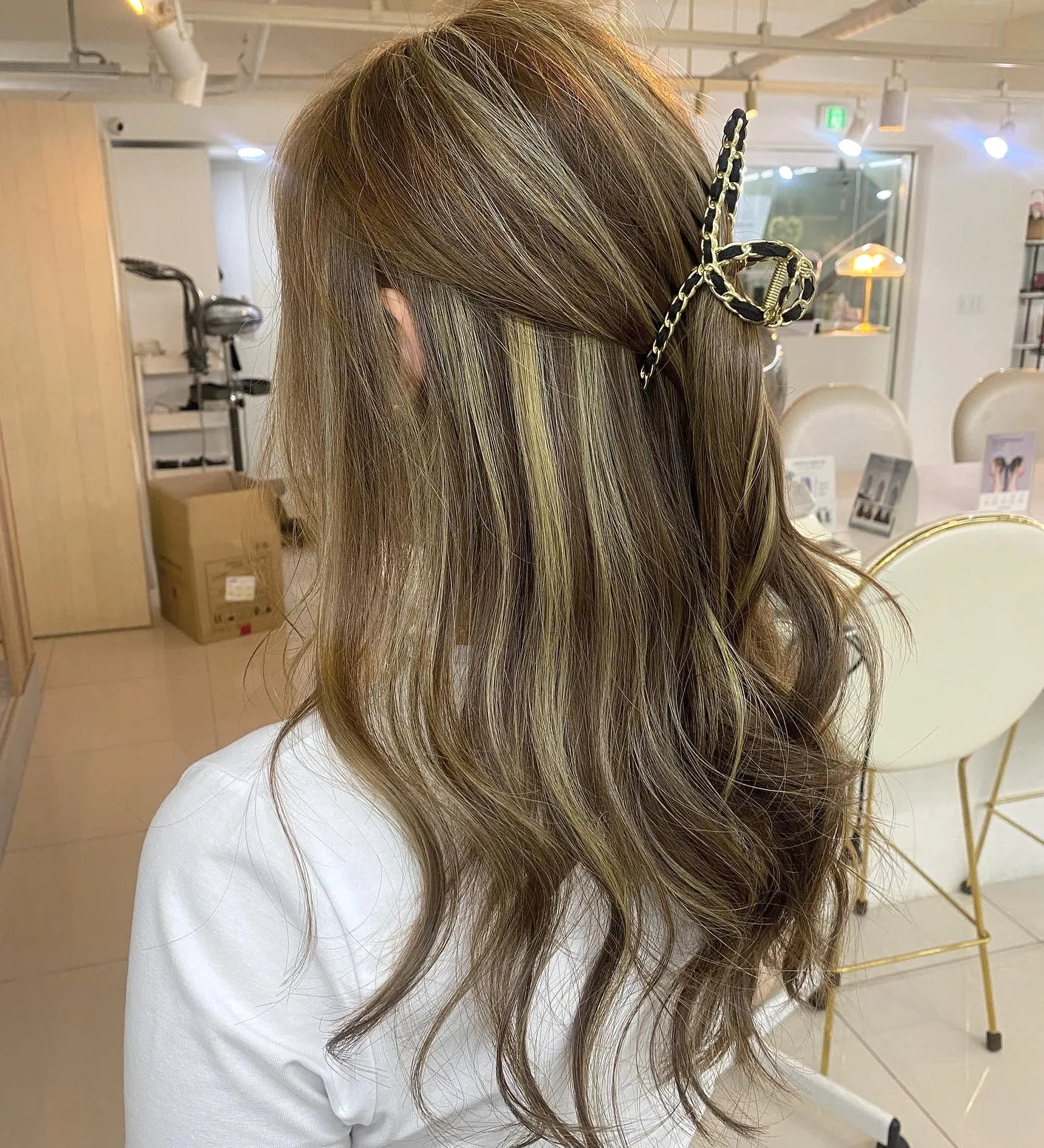 Gorgeous Korean Natural Highlights Collection: 7 Must-See Looks | Seoul Hair Salon 5 Korean Natural Highlights coloring process