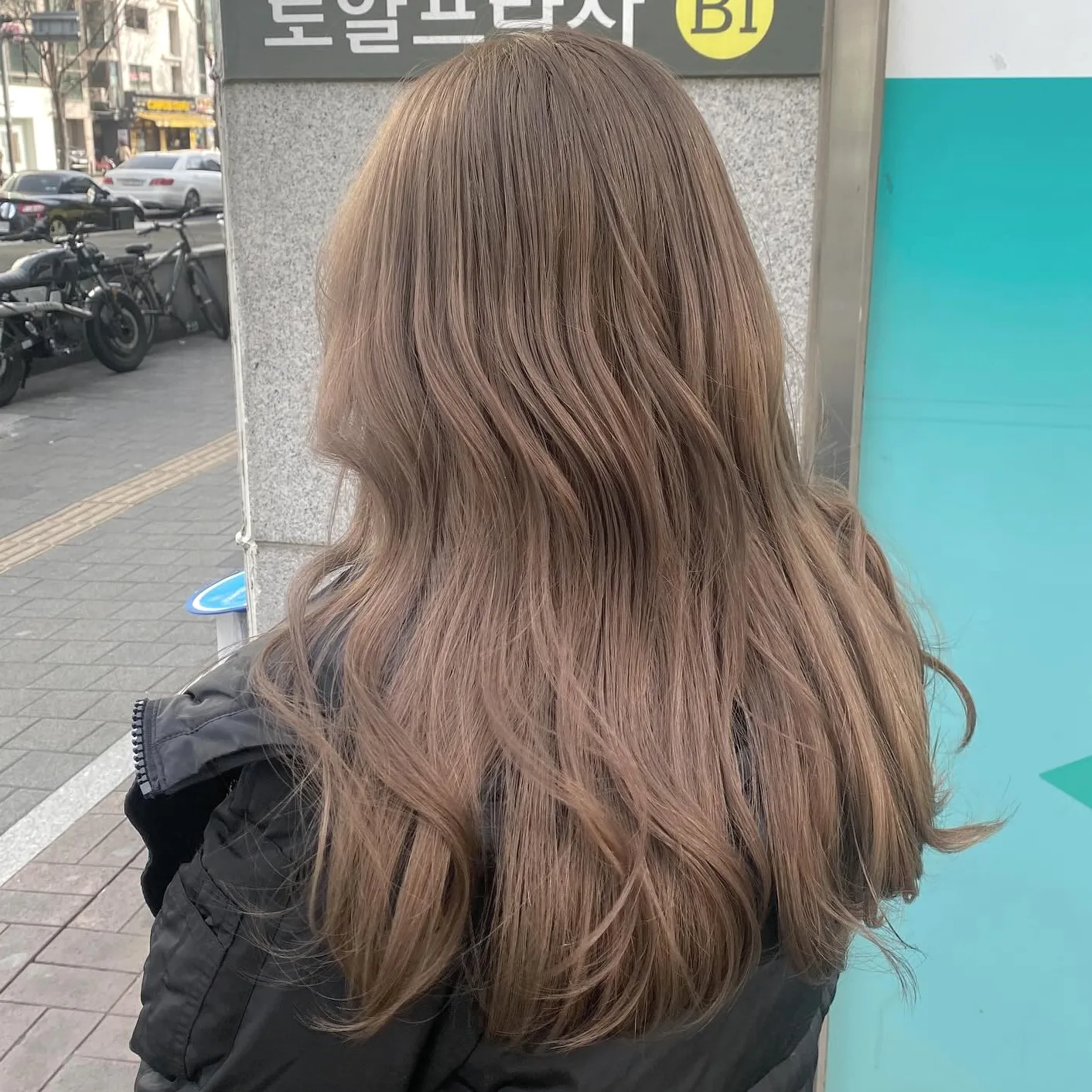 7 Stunning Korean Coral Hair Color Styles You Need to Try | Seoul Hair Salon 9 Korean Coral Hair Color booking information
