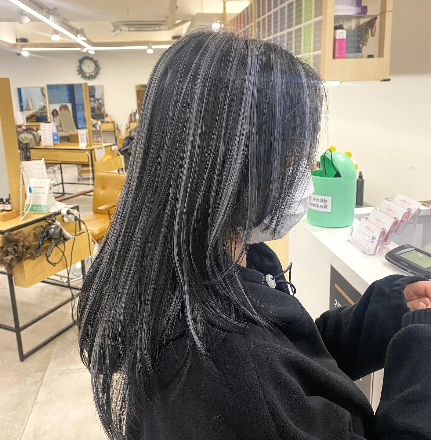 7 Beautiful Korean Hair Color Inspirations | Seoul Hair Salon 7 Korean ash gray hair with highlights