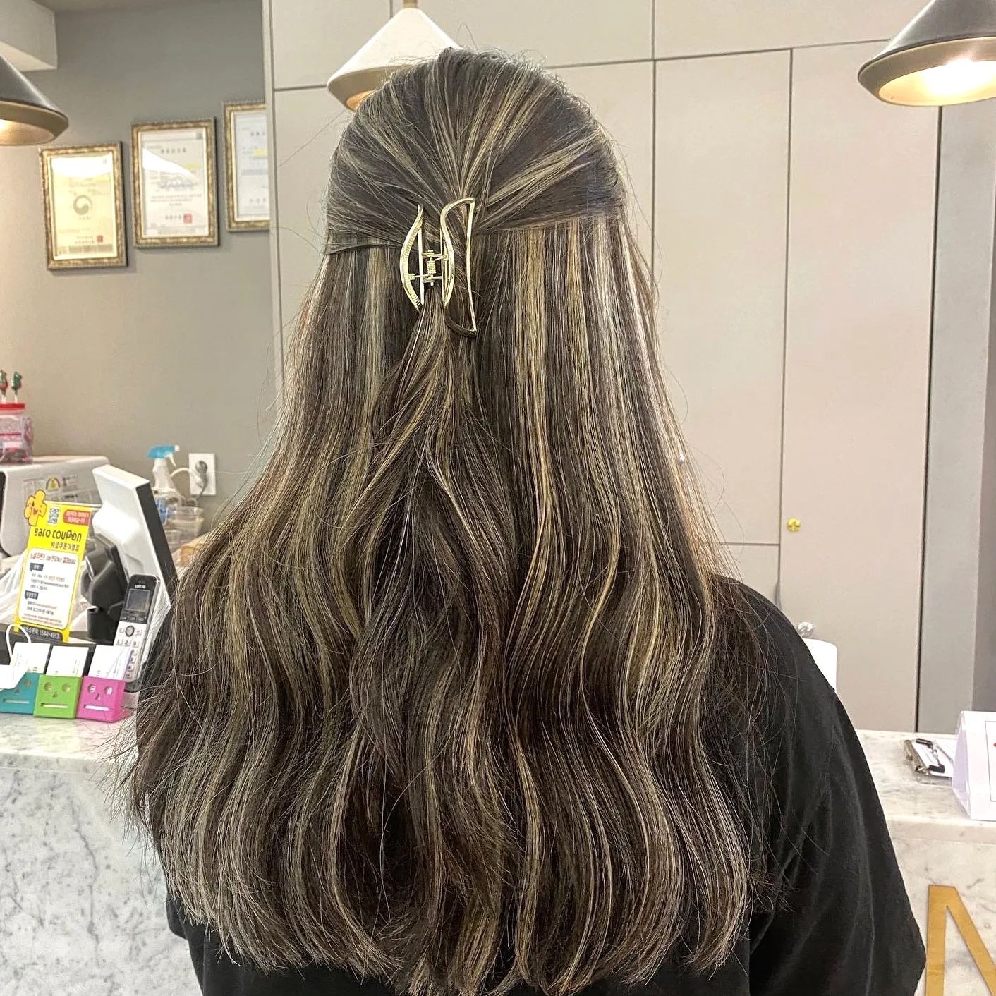 7 Stunning Korean Pearl Blonde Hair Styles You Need to Try | Seoul Hair Salon 10 Korean Pearl Blonde Hair FAQ