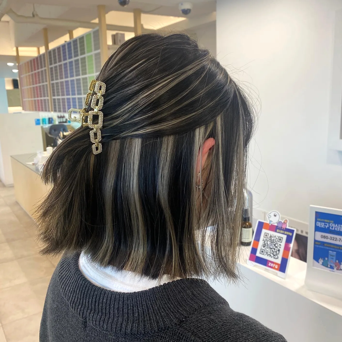 7 Beautiful Korean Hair Color Inspirations | Seoul Hair Salon 8 Korean black hair with blonde highlights